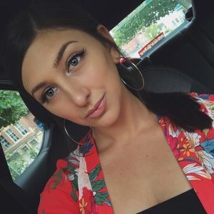 Meet your Posher, Jenna